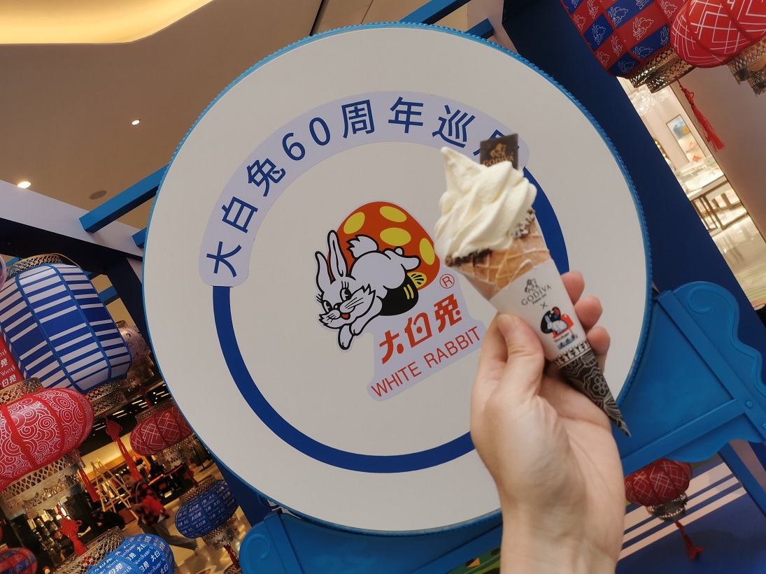 中西合璧快閃店活動(dòng)經(jīng)典藍(lán)白配色，甜蜜風(fēng)暴正版來襲