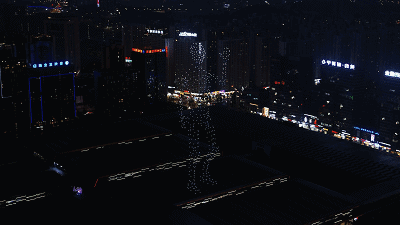 一場(chǎng)無(wú)人機(jī)的“數(shù)谷之夜”震撼表演