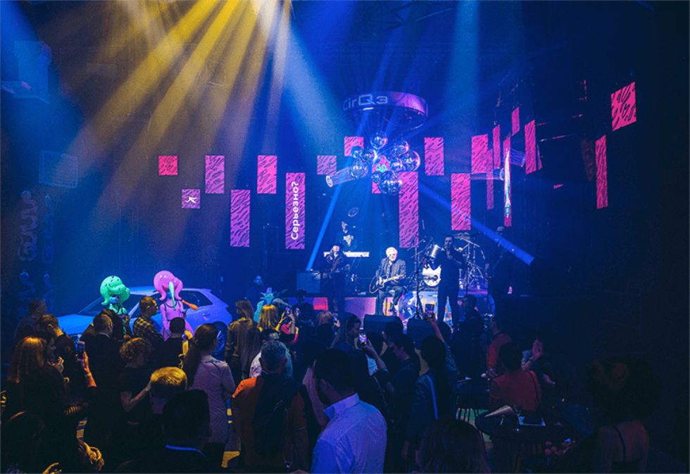 讓人眼花繚亂的汽車發(fā)布會變成了一場三幕的馬戲表演 - 第34張 - 會展活動策劃CCASY.COM 讓人眼花繚亂的汽車發(fā)布會變成了一場三幕的馬戲表演 - 第34張