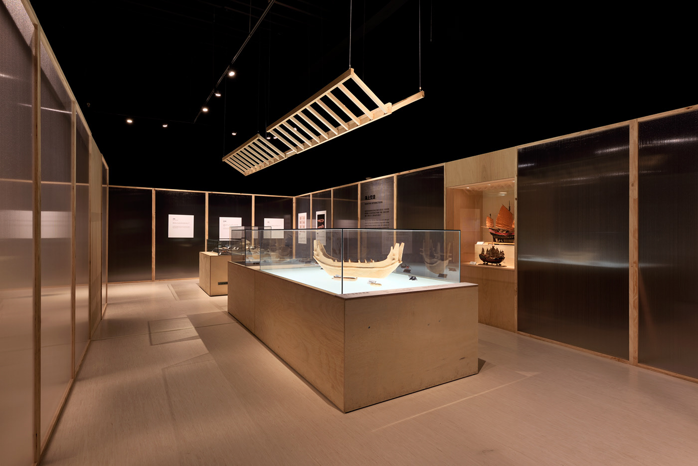 東亞島嶼文化展覽設(shè)計(jì)策劃案例,每一個(gè)古物都帶著發(fā)現(xiàn)者的故事與生活場(chǎng)景 - 第7張