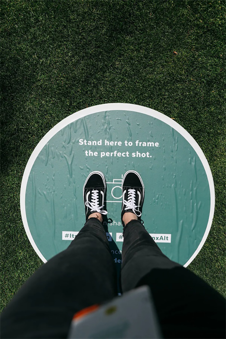 這場泳池派對活動(dòng)策劃的品牌烙印太強(qiáng)了，門頭設(shè)計(jì)直呼品牌效應(yīng) - 第13張