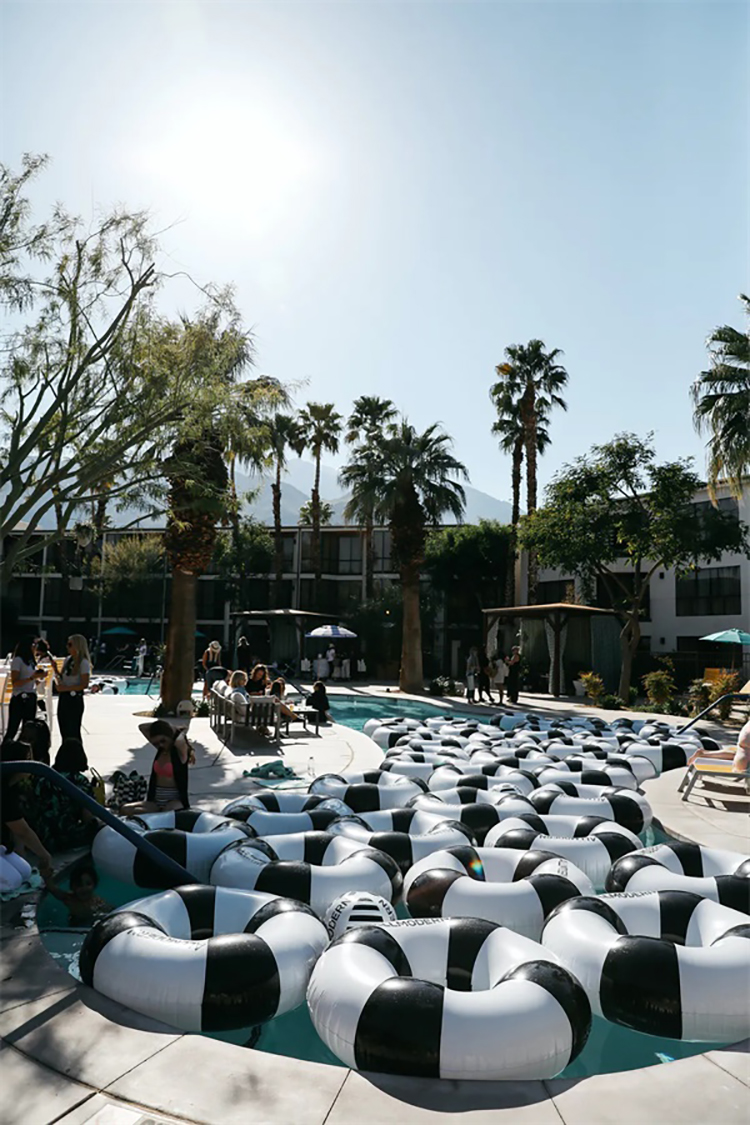 這場泳池派對活動(dòng)策劃的品牌烙印太強(qiáng)了，門頭設(shè)計(jì)直呼品牌效應(yīng) - 第20張