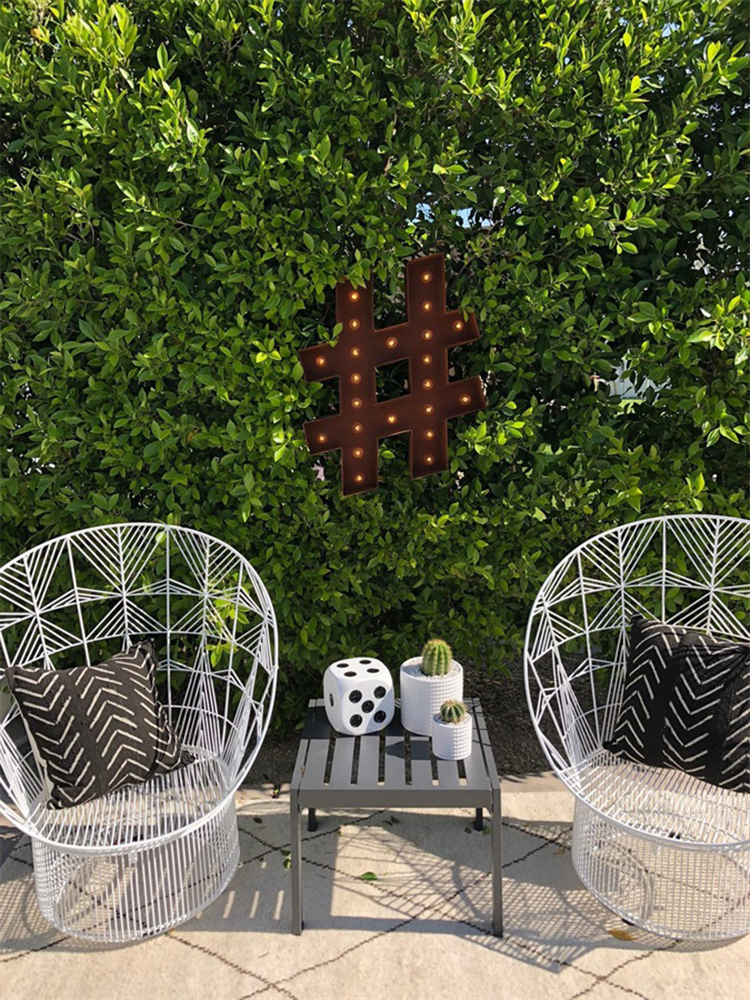 這場泳池派對活動(dòng)策劃的品牌烙印太強(qiáng)了，門頭設(shè)計(jì)直呼品牌效應(yīng) - 第22張