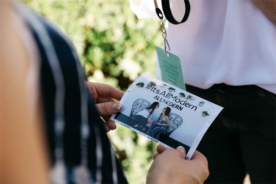 這場泳池派對活動(dòng)策劃的品牌烙印太強(qiáng)了，門頭設(shè)計(jì)直呼品牌效應(yīng) - 第26張