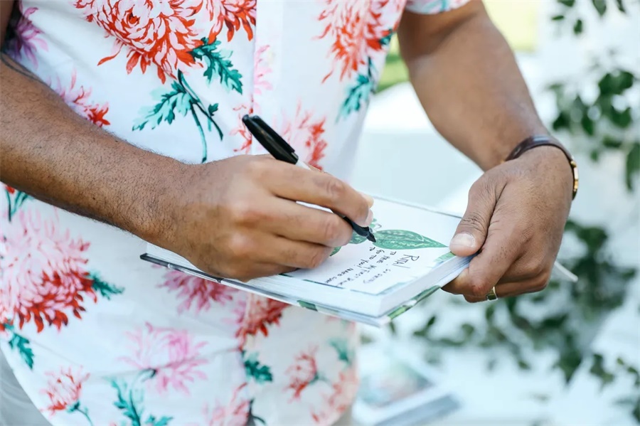 這場泳池派對活動(dòng)策劃的品牌烙印太強(qiáng)了，門頭設(shè)計(jì)直呼品牌效應(yīng) - 第25張