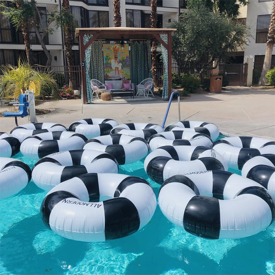 這場泳池派對活動(dòng)策劃的品牌烙印太強(qiáng)了，門頭設(shè)計(jì)直呼品牌效應(yīng) - 第15張