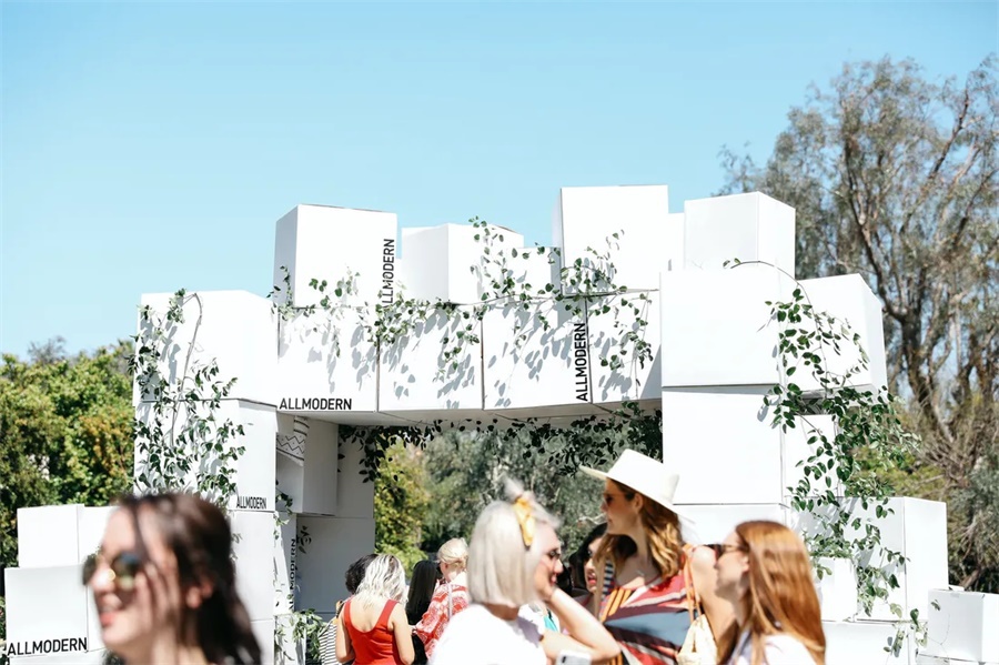 這場泳池派對活動(dòng)策劃的品牌烙印太強(qiáng)了，門頭設(shè)計(jì)直呼品牌效應(yīng) - 第5張