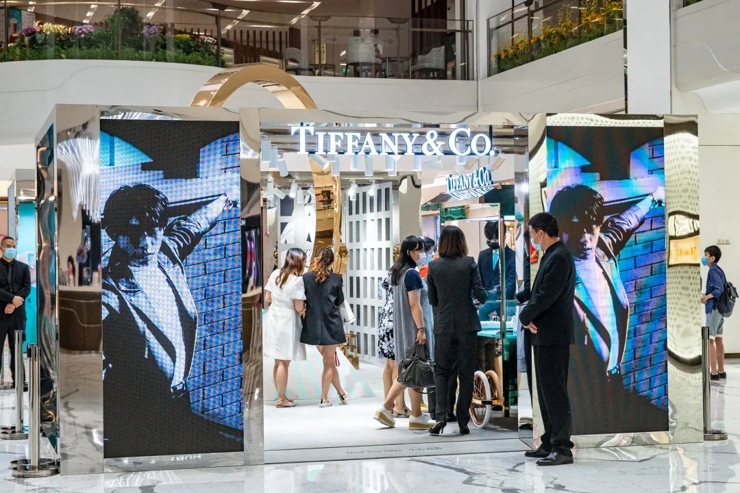 Tiffany限時體驗展覽活動把廣告大片中的摩登紐約變?yōu)榱爽F(xiàn)實，酷！
