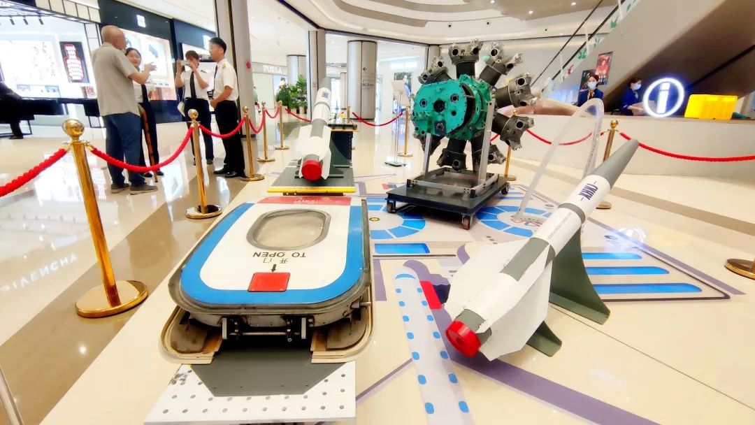 沉浸式“機(jī)場”實景體驗科普互動展覽活動策劃成功吸引航空愛好者觀摩打卡