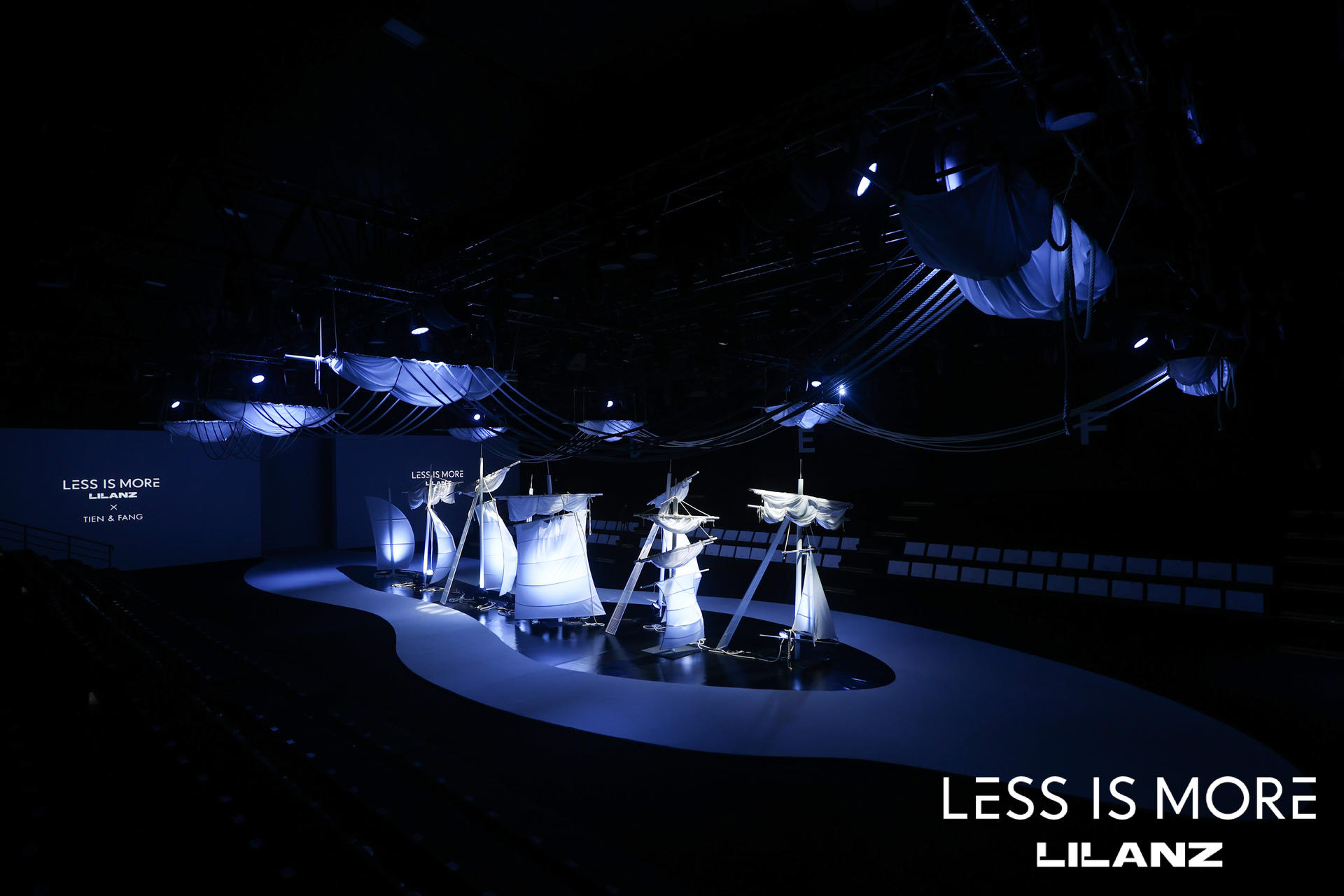 利郎LESS IS MORE時裝周閉幕秀活動策劃復制了千年古城的圖騰和標識