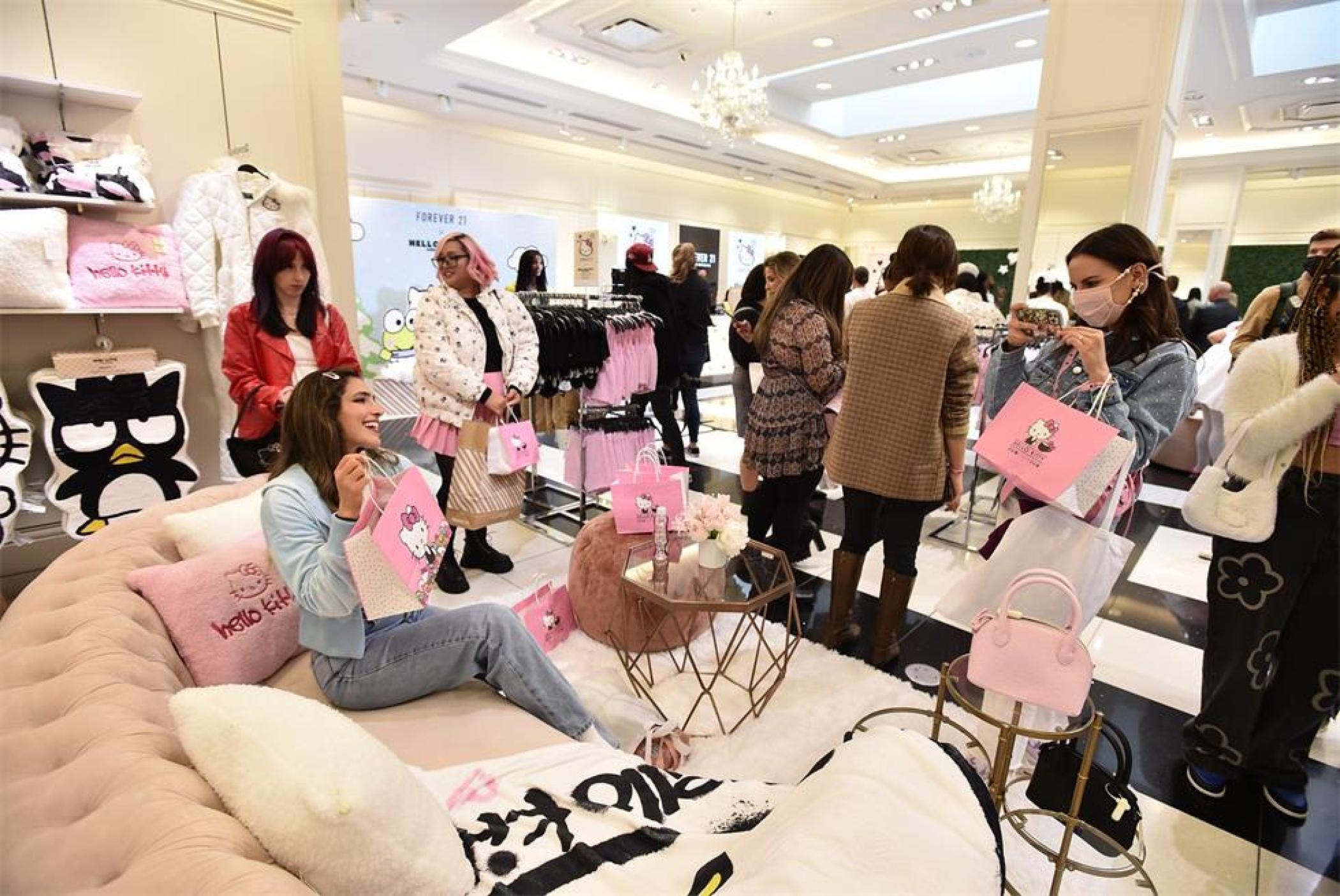 Forever 21攜手三麗鷗公司打造了一場身臨其境的快閃體驗(yàn)活動(dòng)策劃