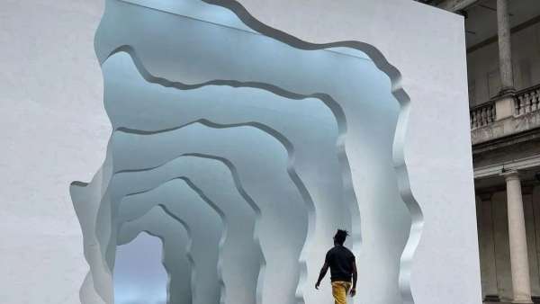 米蘭設(shè)計(jì)周活動(dòng)策劃的這個(gè)沉浸式藝術(shù)裝置「Divided Layers」震撼全場(chǎng)