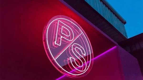 Paul Smith的發(fā)布會(huì)應(yīng)該就是英式趣味細(xì)節(jié)的表率嘛