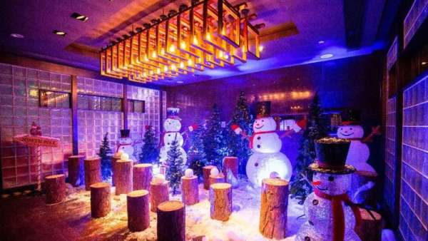 圣誕禮的溫暖盡在這個(gè)圣誕創(chuàng)意市集和圣誕派對(duì)里，圣誕美陳設(shè)計(jì)也是瘋狂點(diǎn)贊哦