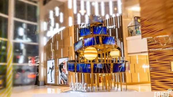 當圣誕商場美陳被打造成太空發(fā)射站時，霸屏票圈就靠TA了