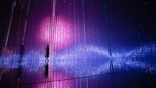 teamLab的大型美術(shù)展覽宛若夢境、美若仙境｜靈感25區(qū)