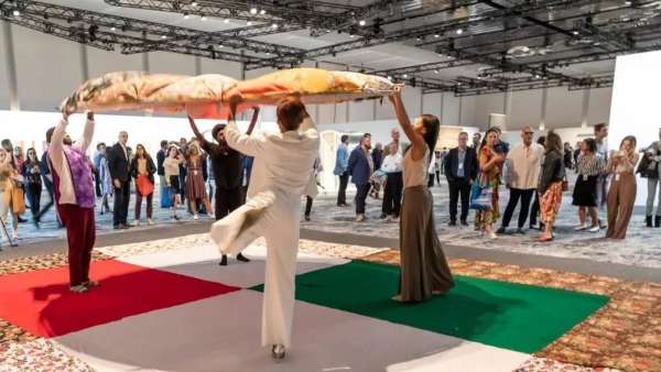 邁阿密巴塞爾主題藝術(shù)展覽亮點(diǎn)多多，聽聽展會(huì)內(nèi)外的藝術(shù)聲音