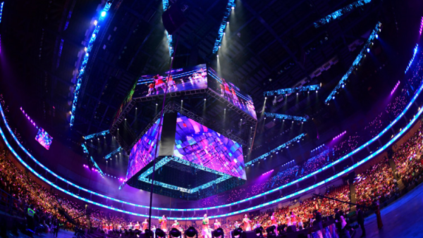 年會慶典活動群英薈萃，舞美設(shè)計如同明星演唱會般震撼