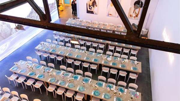 美妝派對(duì)活動(dòng)策劃的香檳墻和實(shí)時(shí)運(yùn)動(dòng)投影圖，妥妥征服朋友圈