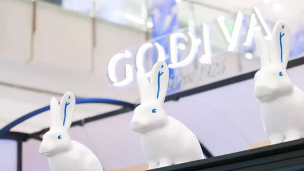 中西合璧快閃店活動經(jīng)典藍白配色，甜蜜風(fēng)暴正版來襲