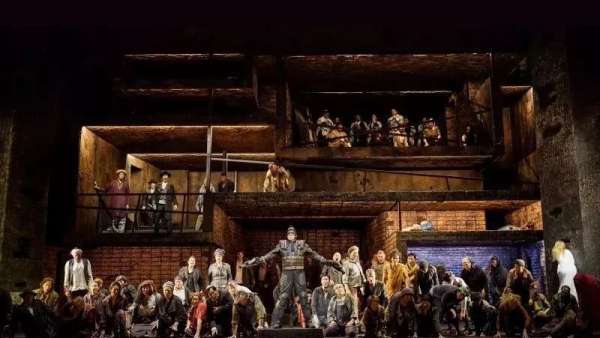 這場(chǎng)神話故事戲劇活動(dòng)策劃的舞美空間層次感強(qiáng)化了劇情的發(fā)展