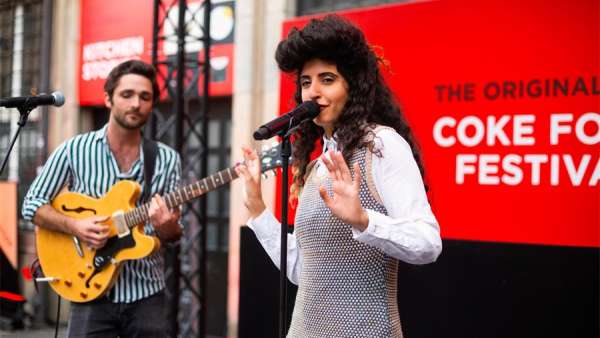 可口可樂以美食快閃店活動(dòng)策劃開場，用最燃音樂和美食點(diǎn)亮活動(dòng)氛圍