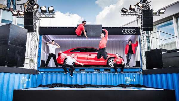 街頭風(fēng)格的快閃店活動(dòng)與驚心動(dòng)魄的舞蹈結(jié)合，旨在發(fā)布這輛新車(chē)