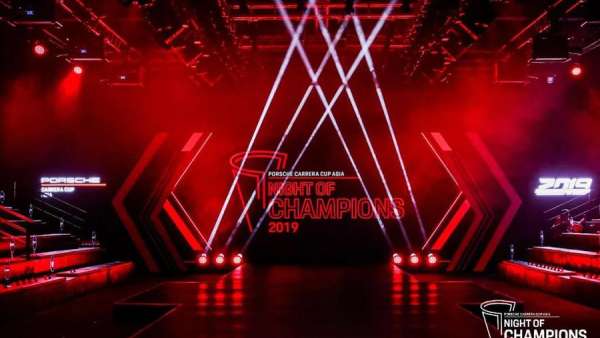 卡雷拉杯收官晚會(huì)活動(dòng)現(xiàn)場驚現(xiàn)一隊(duì)暴風(fēng)兵，共同見證榮耀加冕