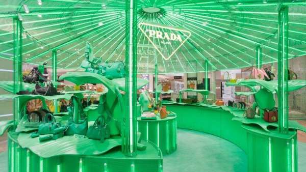 奢侈品牌聯(lián)手打造的快閃店活動營造出的氛圍吸睛度就是不一般