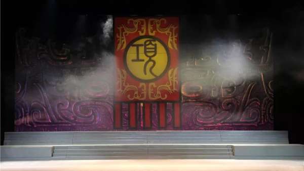 戲劇活動(dòng)策劃的這些舞美設(shè)計(jì)集合而成的展覽更多的是回顧和展示