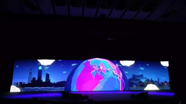 CloudBees Jenkins世界巡回賽活動的舞臺視覺設(shè)計挺震撼的