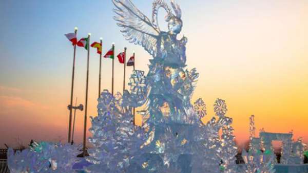冬天就要去看這樣一場(chǎng)冰雕展覽活動(dòng)，體驗(yàn)現(xiàn)實(shí)版的“冰雪奇緣”