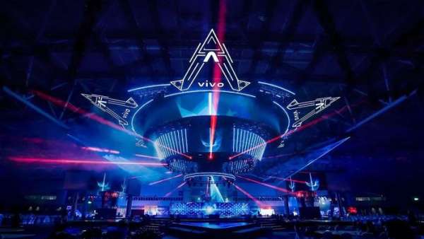 360°無死角的慶典活動策劃再次刷新眼球，近萬人的沉浸式視聽盛宴