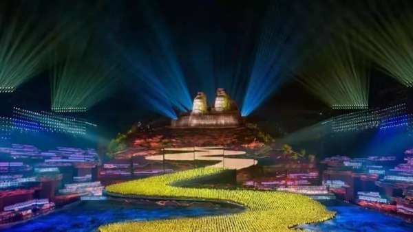 盛典活動策劃的舞美這般氣勢磅礴的，當(dāng)屬再現(xiàn)“黃河”之勢