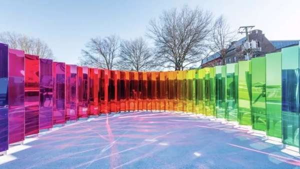 海濱公園的這個(gè)展覽活動(dòng)設(shè)計(jì)以無(wú)法預(yù)期的方式與游客形成互動(dòng)