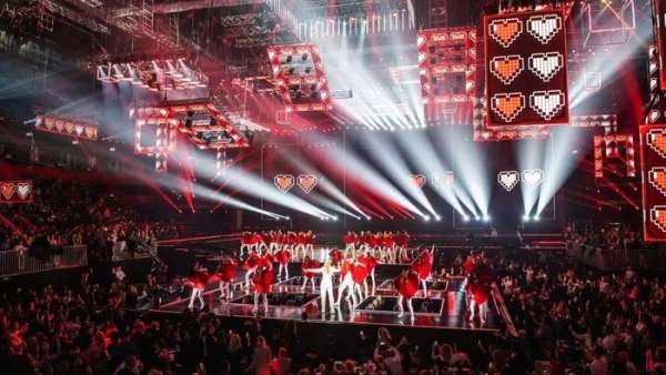 把頒獎晚會活動辦成晚會的MAC成功的把各地優(yōu)秀的音樂界團結(jié)了起來