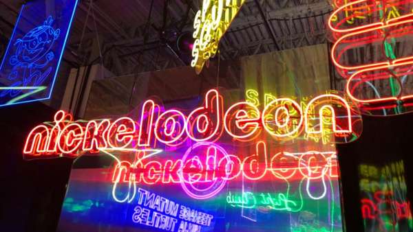 綜藝節(jié)目推廣活動策劃了一場讓粉絲回到童年體驗快樂的快閃店活動