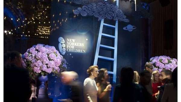 兒童慈善活動閃亮開播，發(fā)射一顆星星祈求一份關懷吧