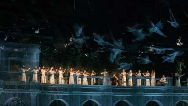 夢(mèng)幻般的舞美設(shè)計(jì)和體驗(yàn)環(huán)境總能為每一場(chǎng)會(huì)展活動(dòng)潤(rùn)色