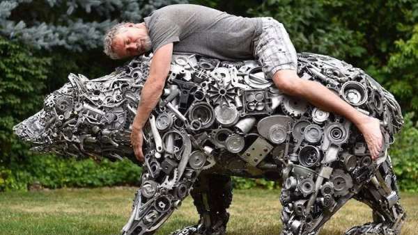 美國(guó)這個(gè)環(huán)保主題的展覽活動(dòng)用的都是被丟棄的金屬制品，太酷炫了