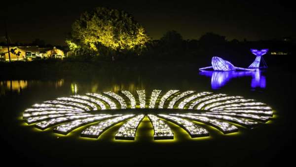 月津港燈光展覽活動(dòng)增加了多媒體互動(dòng)體驗(yàn)，打造一場(chǎng)看得見的奇景