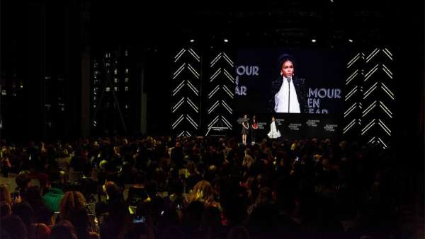 當(dāng)峰會(huì)活動(dòng)與頒獎(jiǎng)典禮活動(dòng)結(jié)合后，媒體流量蹭蹭蹭上漲了