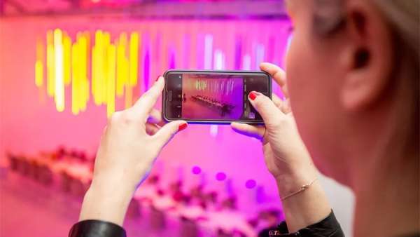 女神節(jié)的推廣活動(dòng)策劃現(xiàn)場(chǎng)辨識(shí)度超高，DIY水果沙拉課程更是亮點(diǎn)