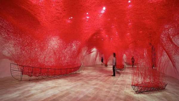 沉浸式作品會(huì)展活動(dòng)再次觸動(dòng)人心，抽象又寫實(shí)的作品思考著靈魂與生命意義