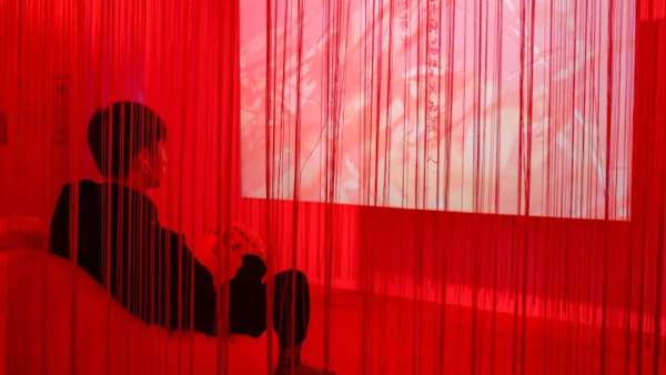 東方美學元素的霓虹廟宇，一場藝術展覽活動引你感受、直面和理解欲望