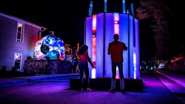 創(chuàng)意藝術(shù)界又一展覽裝置策劃吸引了大批量的游客前往觀賞