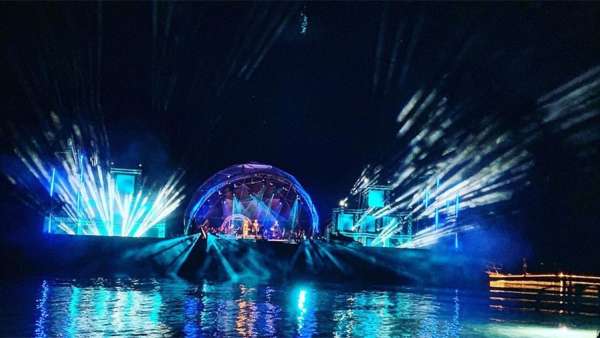 開(kāi)業(yè)慶典活動(dòng)策劃成一場(chǎng)海上音樂(lè)會(huì)，夜色下的活動(dòng)體驗(yàn)感更獨(dú)特