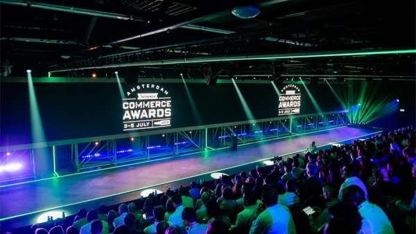 喜力商業(yè)周策劃了一系列交流互動展覽活動，炫酷派對活動更是嗨翻天