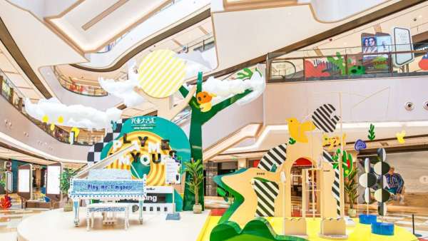 藝術(shù)主題展覽活動策劃了15架涂鴉鋼琴，為城市涂抹了多彩藝術(shù)亮色