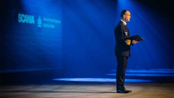 軍用卡車展覽活動(dòng)策劃的啟動(dòng)儀式充滿了隆重和神圣，肅然起敬